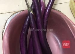 南雄酸笋炒茄子的做法图解1