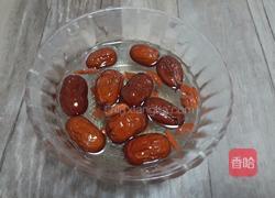 雪梨银耳羹的做法图解2