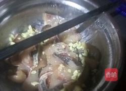 西兰花炒鱼片的做法图解1