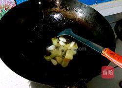 胡萝卜红烧肉的做法图解3