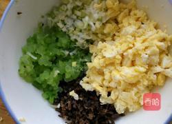 芹菜鸡蛋木耳饺子的做法图解7