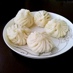荸荠虾仁猪肉包子的做法[图]