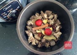 炖牛腩的做法图解2