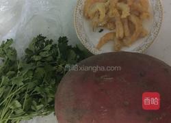 虾仁萝卜汤的做法图解1