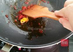 红糟炒花蛤的做法图解2