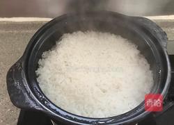腊肠煲仔饭的做法图解3