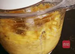 Illustration of how to make sweet and tender corn cakes 3