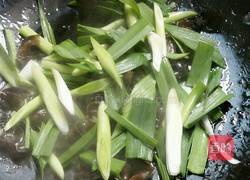 木耳蒜苗炒鸡蛋的做法图解7