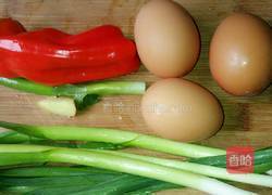 彩椒青蒜炒鸡蛋的做法图解1