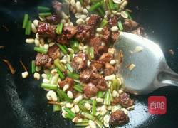 花生芹菜炒腊鸭的做法图解11