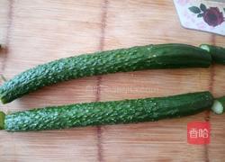 翡翠黄瓜卷的做法图解1