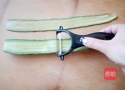 翡翠黄瓜卷的做法图解2