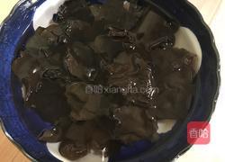 茭白木耳炒肉片的做法图解2