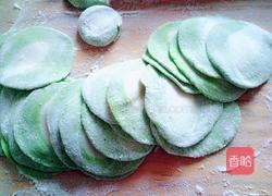 百财荠菜饺子的做法图解8
