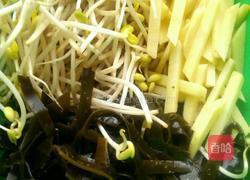 土豆条炖海带的做法图解1