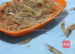 虾仁菠萝炒饭的做法图解1