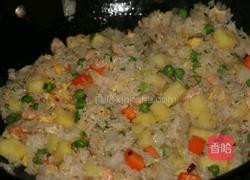 虾仁菠萝炒饭的做法图解11