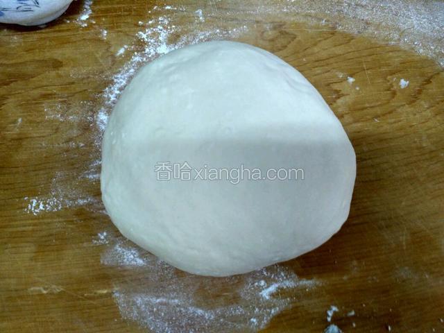 饧好的面揉细腻再省五分钟。
