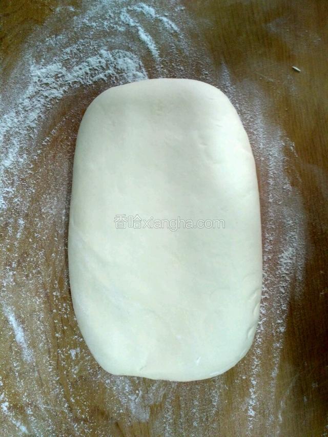 再揉几遍，整理成长方砖状，再饧五分钟！