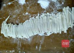 手擀长寿面的做法图解18