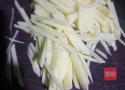 土豆丝炒肉的做法图解1