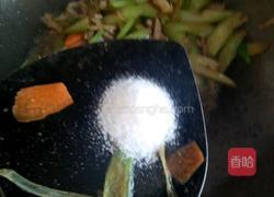 芹菜炒豆干的做法图解8