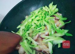 腊肉炒青菜杆的做法图解7