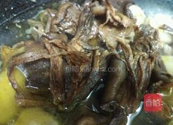 小鸡炖蘑菇土豆的做法图解1