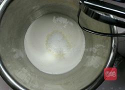 火龙果奶油蛋糕卷的做法图解14