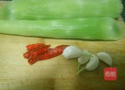 炝炒莴笋丝的做法图解1