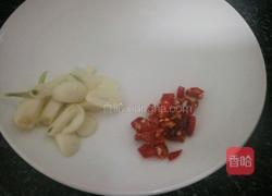 炝炒莴笋丝的做法图解2