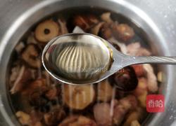 香菇墨鱼炖鸡的做法图解5