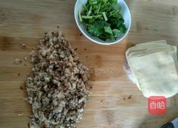 平菇猪肉馄饨的做法图解3