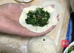 韭菜包子的做法图解2