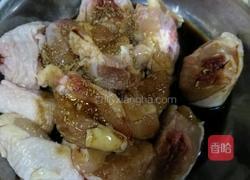 土豆炖鸡腿的做法图解1