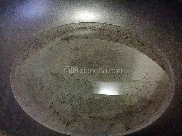 锅中放水烧开（一大碗水）