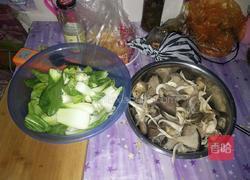 蘑菇炒油菜的做法图解1