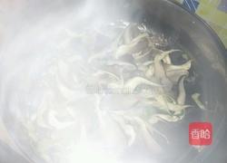 蘑菇炒油菜的做法图解2