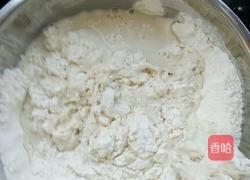 猪肉蒜苔馅水饺的做法图解1