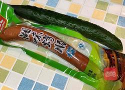 黄瓜炒烤肠的做法图解1