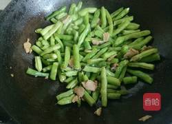 扁豆虾仁炒面的做法图解8