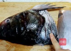 剁椒鱼头的做法图解1