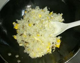 鸡蛋香菇炒饭[图]
