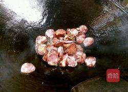 香肠炒胡萝卜的做法图解3