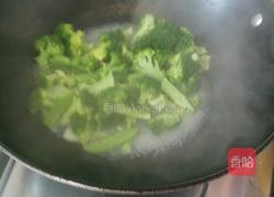 蒜香西兰花的做法图解2