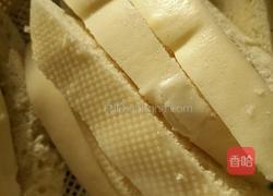 鸡蛋馍片的做法图解1