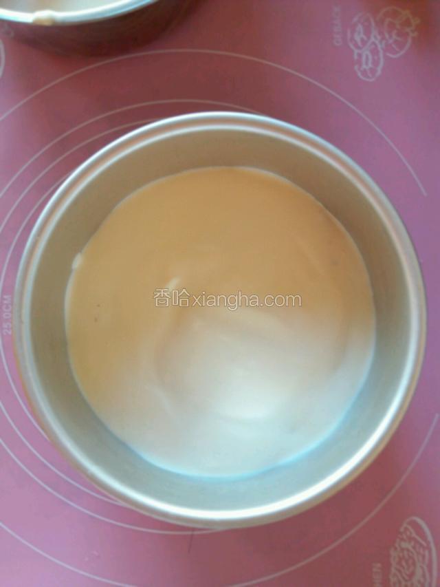 加入三分之一的慕斯糊。