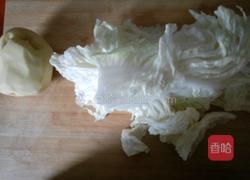 土豆炖白菜的做法图解1