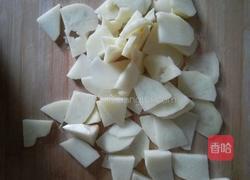 土豆炖白菜的做法图解3