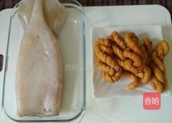 麻花炒鱿鱼花的做法图解1